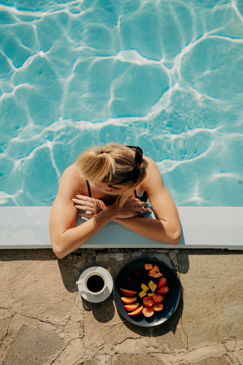 Frühstück am Pool